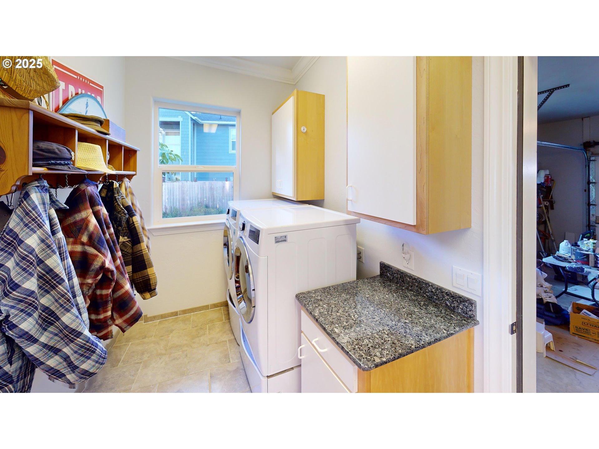 97661 Marina Heights Loop Brookings, OR 97415 - Photo 35 of 47 Laundry