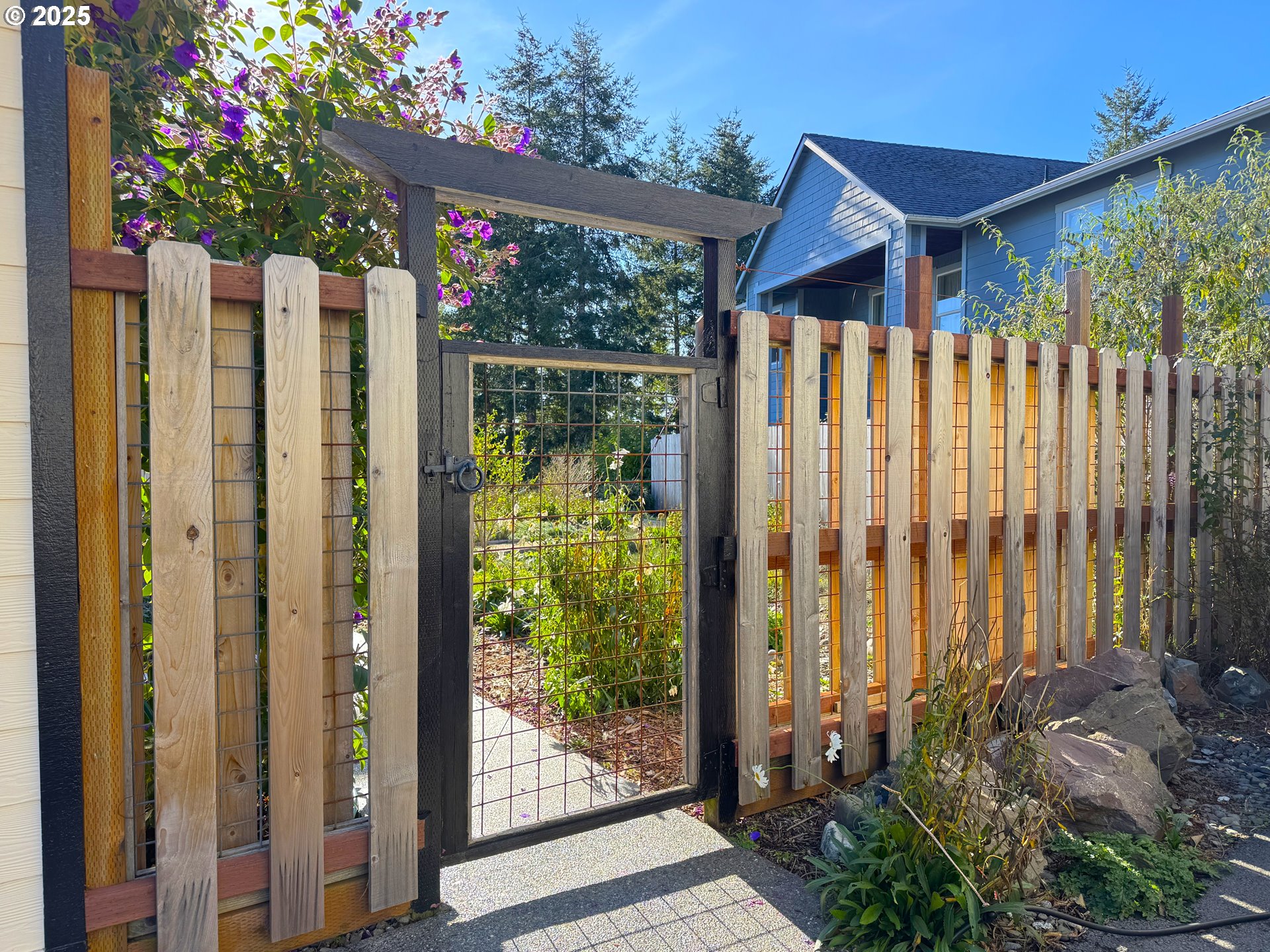 97661 Marina Heights Loop Brookings, OR 97415 - Photo 38 of 47 Front Yard