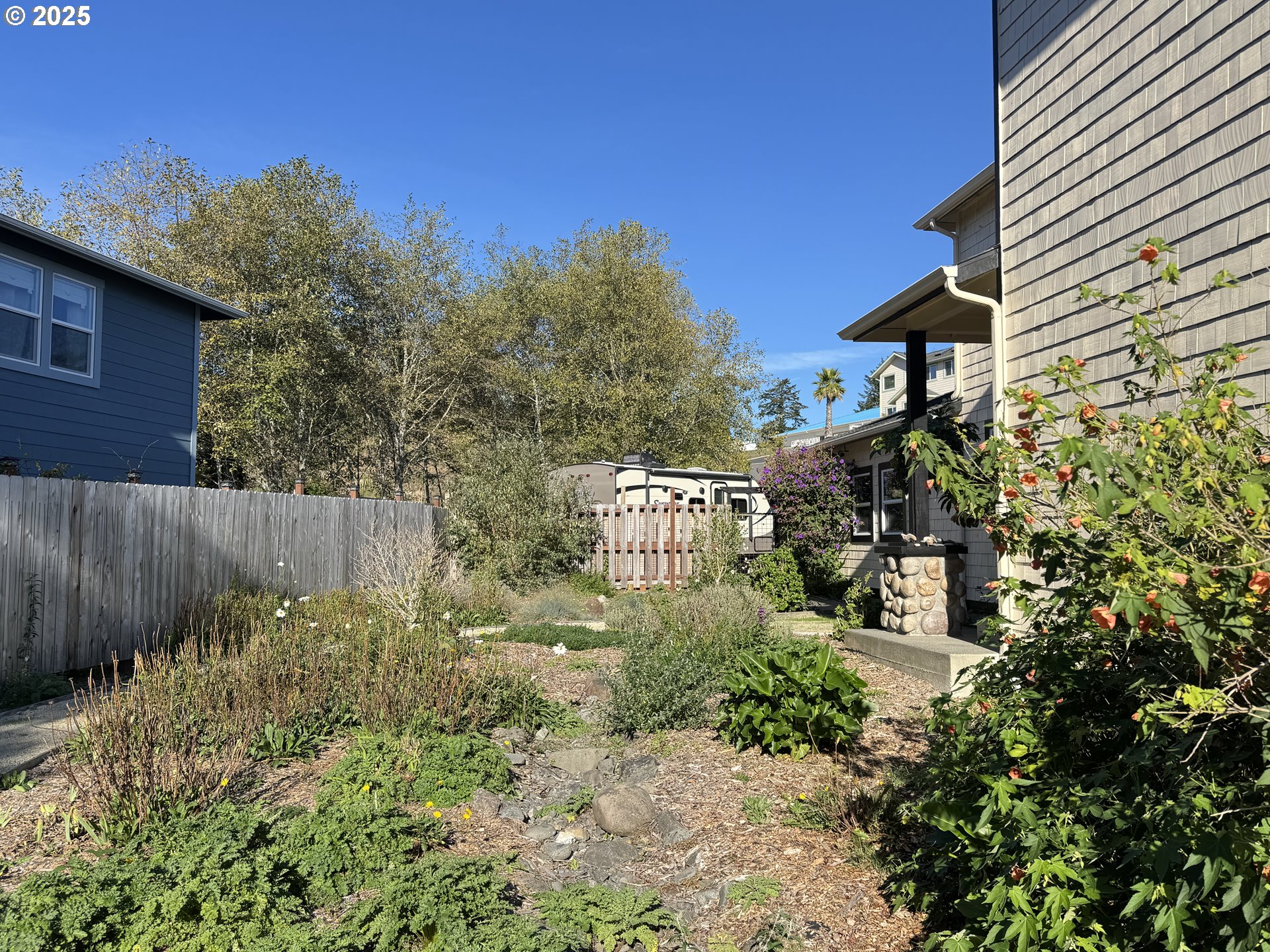 97661 Marina Heights Loop Brookings, OR 97415 - Photo 39 of 47 Front Yard