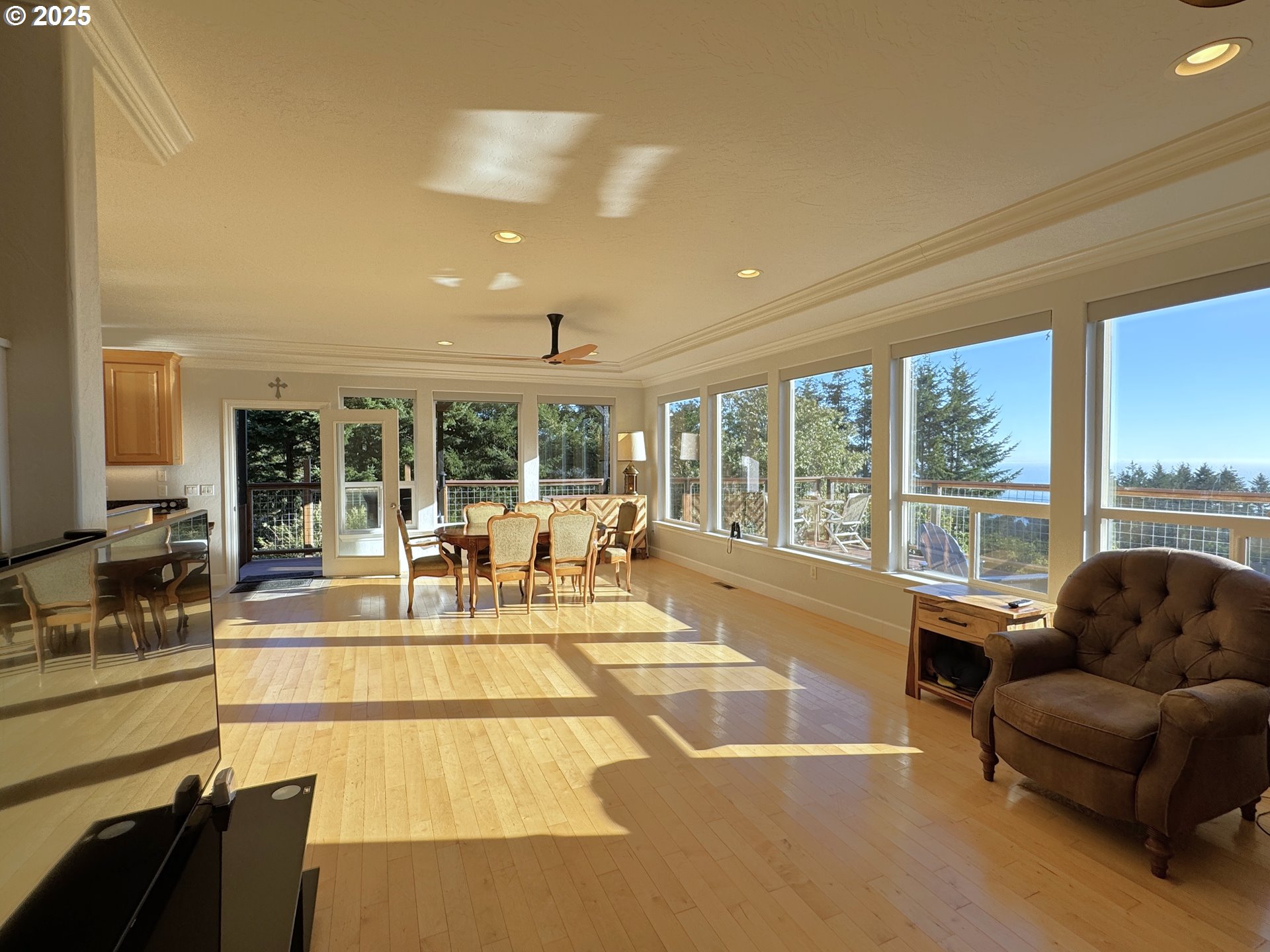 97661 Marina Heights Loop Brookings, OR 97415 - Photo 7 of 47 Living Room