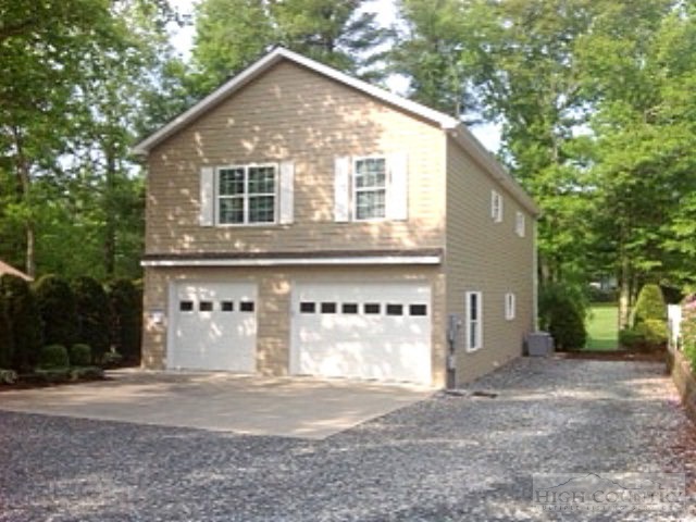 71 Golf Ridge Lane Newland, NC 28657 - Photo 1 of 25 Gallery Image 1