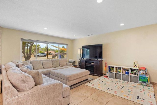 $950,000 | 14135 York Avenue, Poway, CA 92064