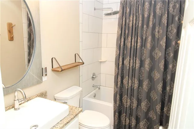 $459,000 | 114 Myrtlewood Drive, Pineville, LA 71360