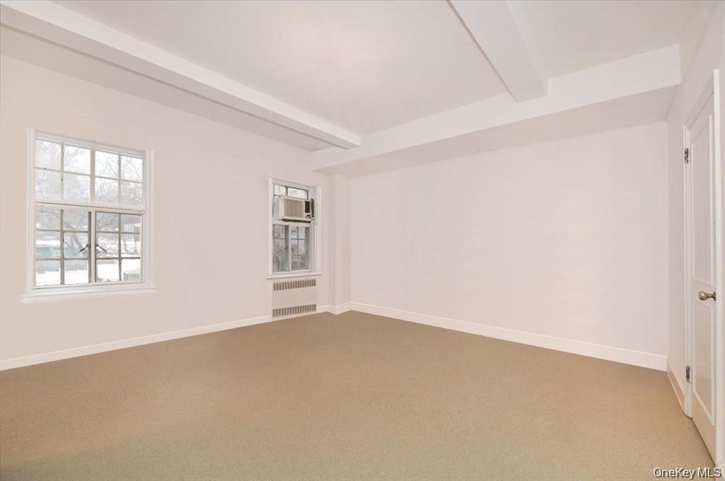 160 Middle Neck Road, Unit 2G Great Neck, NY 11021 - Photo 24 of 41 Primary Empty