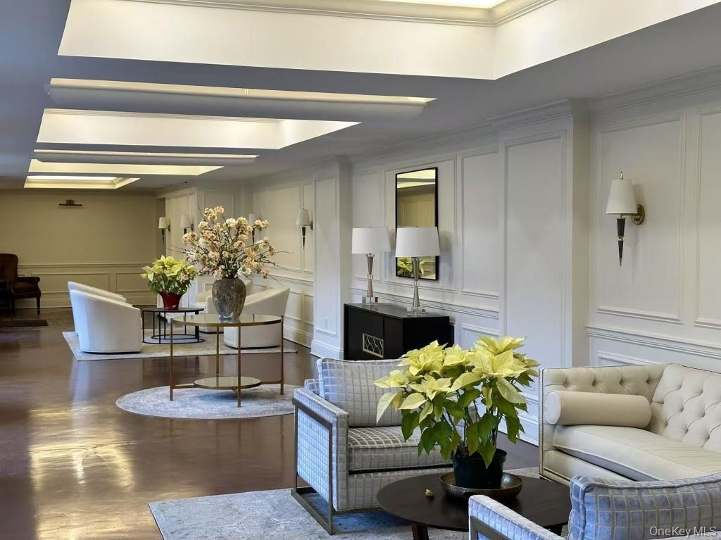 160 Middle Neck Road, Unit 2G Great Neck, NY 11021 - Photo 35 of 41 Building Lobby