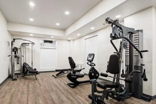 $688,000 | 160 Middle Neck Road, Unit 2G, Great Neck, NY 11021