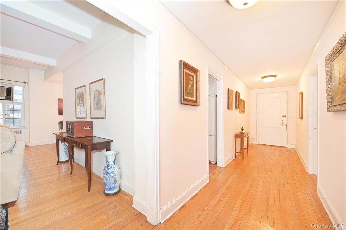 160 Middle Neck Road, Unit 2G Great Neck, NY 11021 - Photo 6 of 41 Entrance Foyer