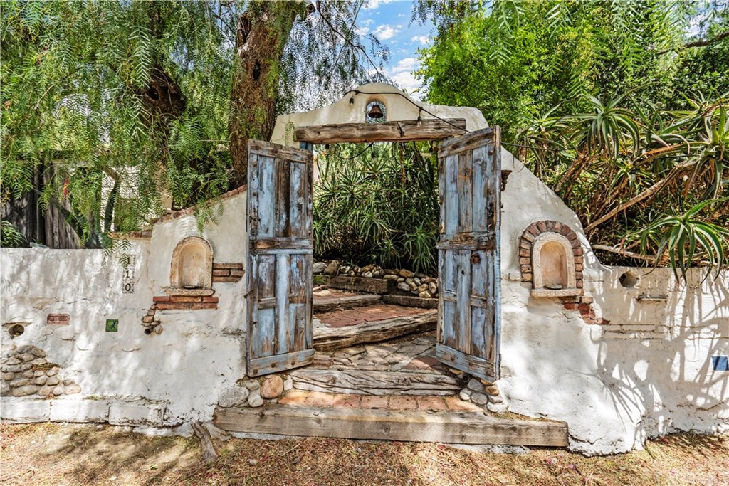 The gates to a wonderful lifestyle