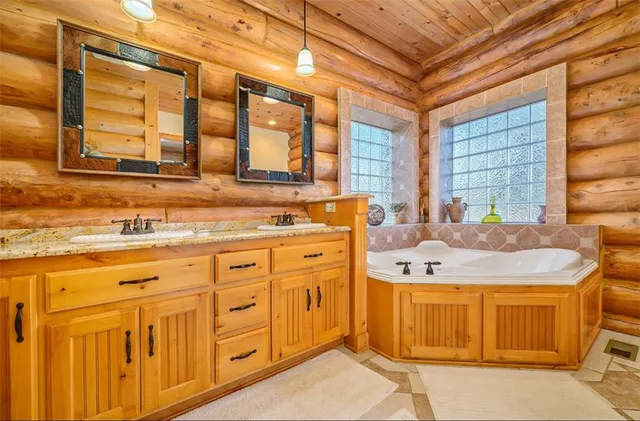 $1,950,000 | 34088 West 160th Street, Rayville, MO 64084