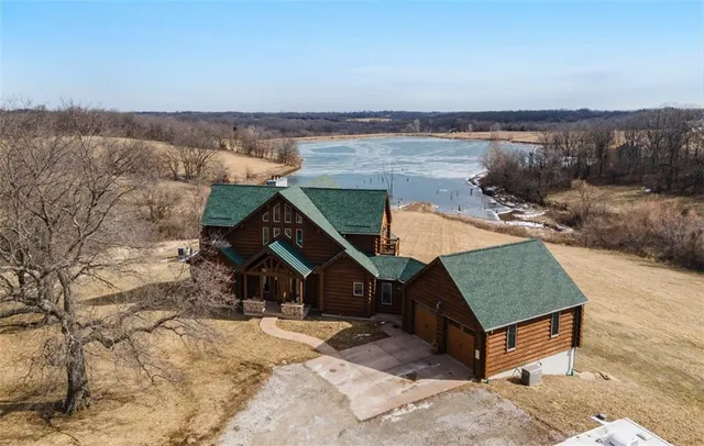 $1,950,000 | 34088 West 160th Street, Rayville, MO 64084