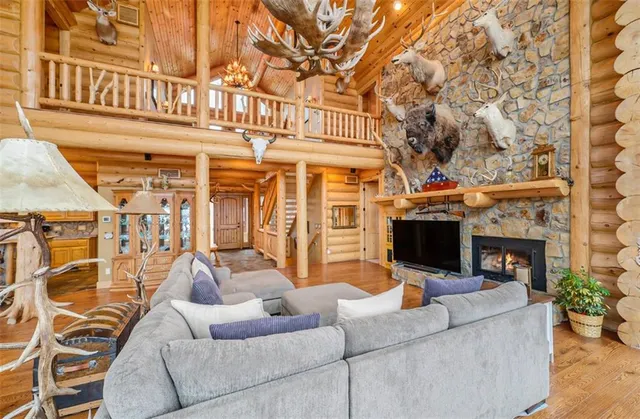 $1,950,000 | 34088 West 160th Street, Rayville, MO 64084