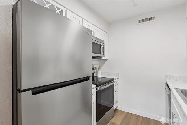 $500,000 | 16225 Northeast 12th Court, Unit F74, Bellevue, WA 98008