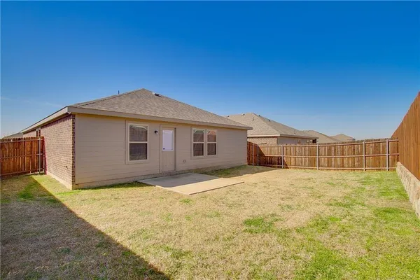 $2,100 | 1212 Roman Drive, Princeton, TX 75407