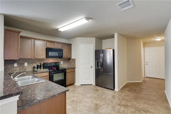 $2,100 | 1212 Roman Drive, Princeton, TX 75407