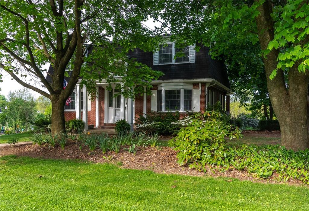 168 Zeigler Road Rochester, PA 15074 - Photo 3 of 25