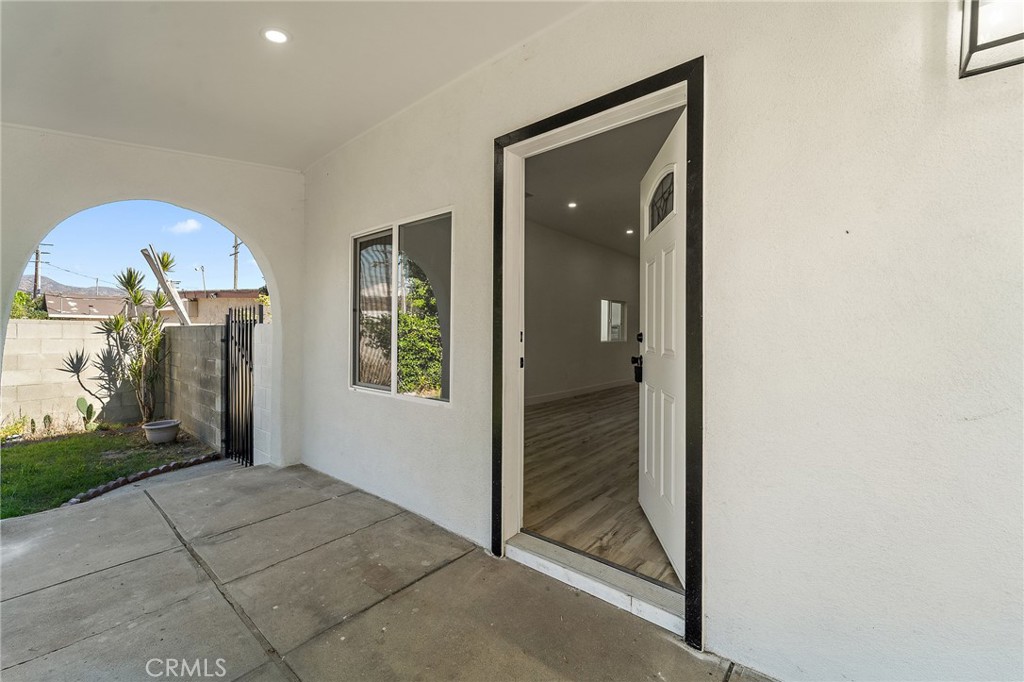 10730 Strathern Street Sun Valley, CA 91352 - Photo 27 of 57