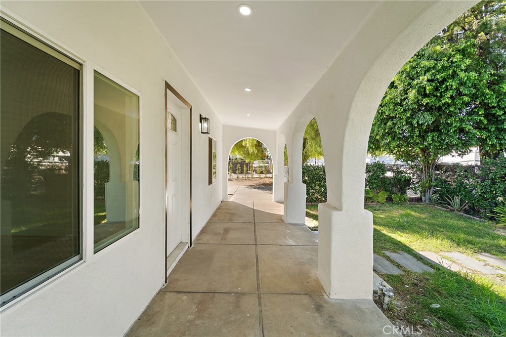 10730 Strathern Street Sun Valley, CA 91352 - Photo 31 of 57