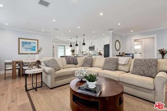 $2,275,000 | 7404 Kentwood Avenue, Los Angeles, CA 90045