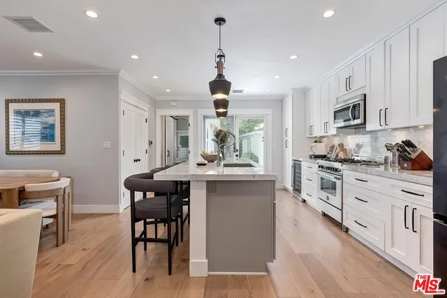 $2,275,000 | 7404 Kentwood Avenue, Los Angeles, CA 90045