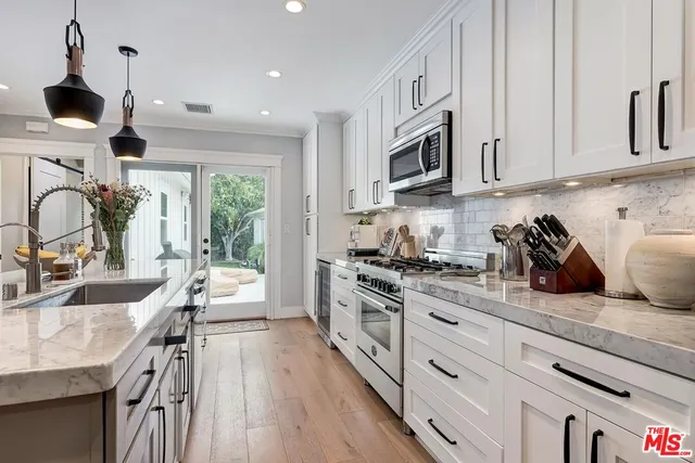 $2,275,000 | 7404 Kentwood Avenue, Los Angeles, CA 90045