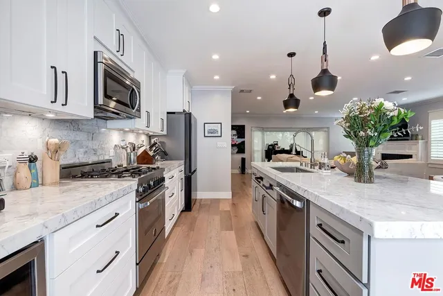 $2,275,000 | 7404 Kentwood Avenue, Los Angeles, CA 90045
