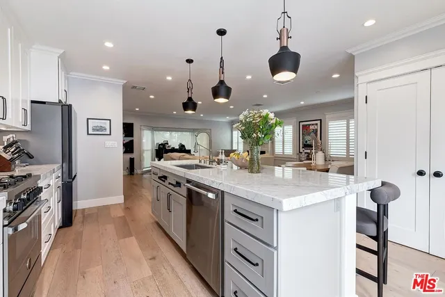$2,275,000 | 7404 Kentwood Avenue, Los Angeles, CA 90045