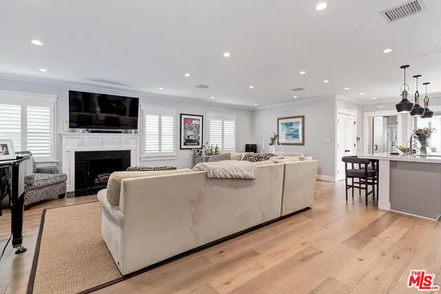 $2,275,000 | 7404 Kentwood Avenue, Los Angeles, CA 90045