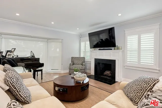 $2,275,000 | 7404 Kentwood Avenue, Los Angeles, CA 90045