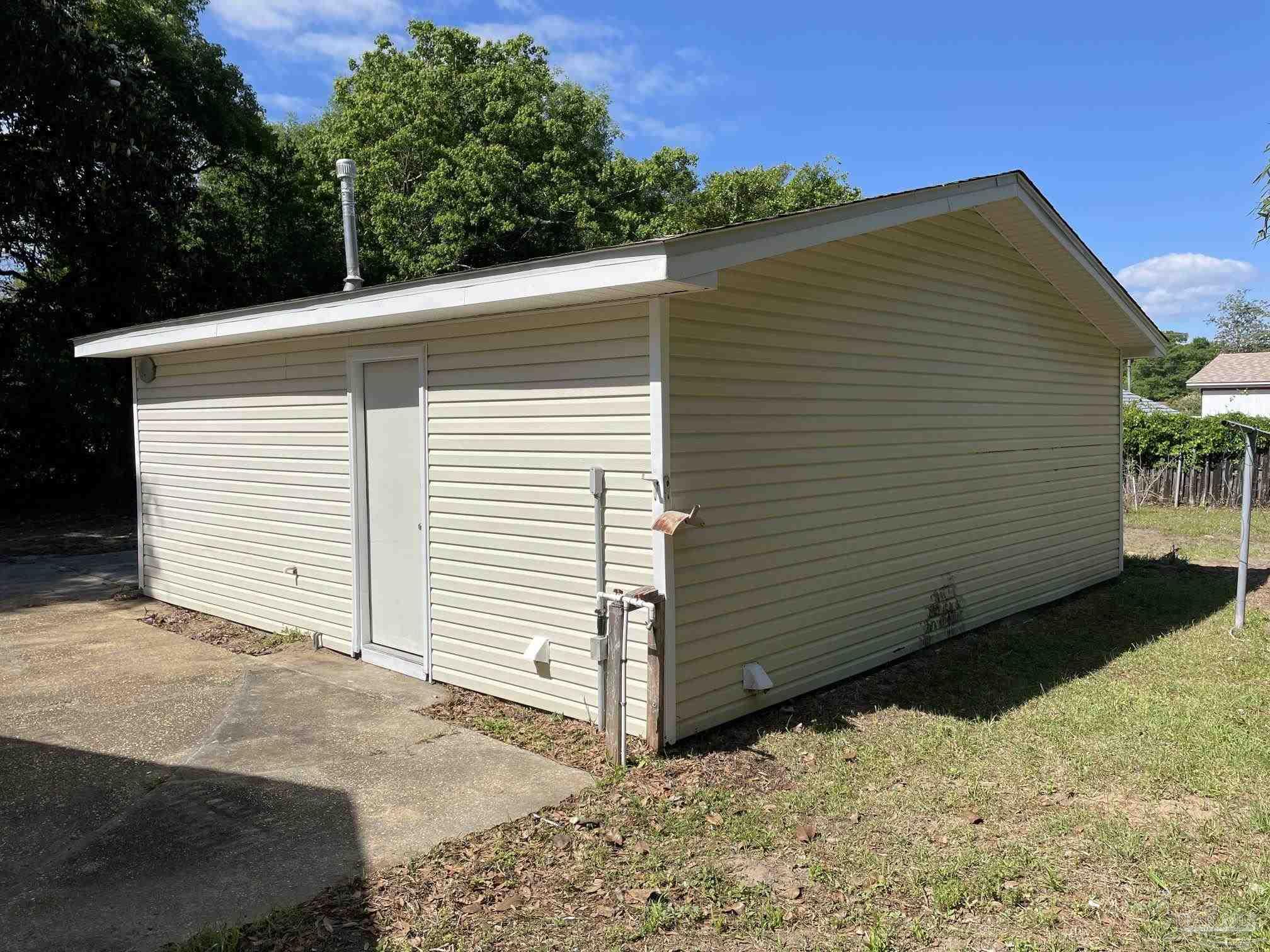 907 North 57th Avenue, Unit 907 Pensacola, FL 32506 - Photo 19 of 34