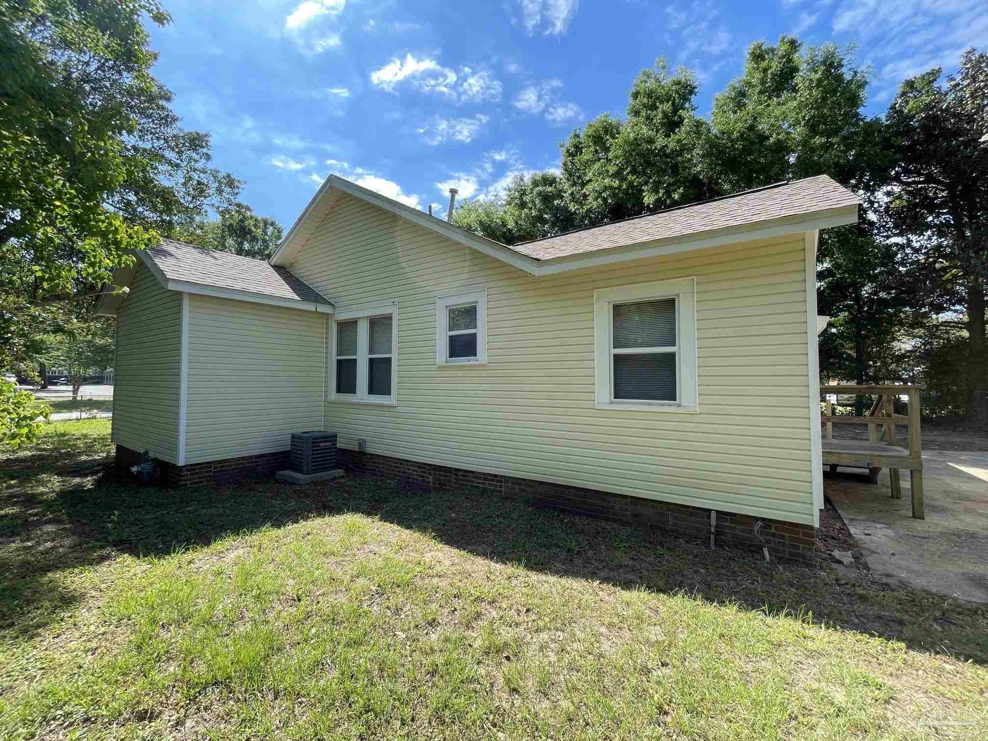 907 North 57th Avenue, Unit 907 Pensacola, FL 32506 - Photo 2 of 34 907 N 57th Ave