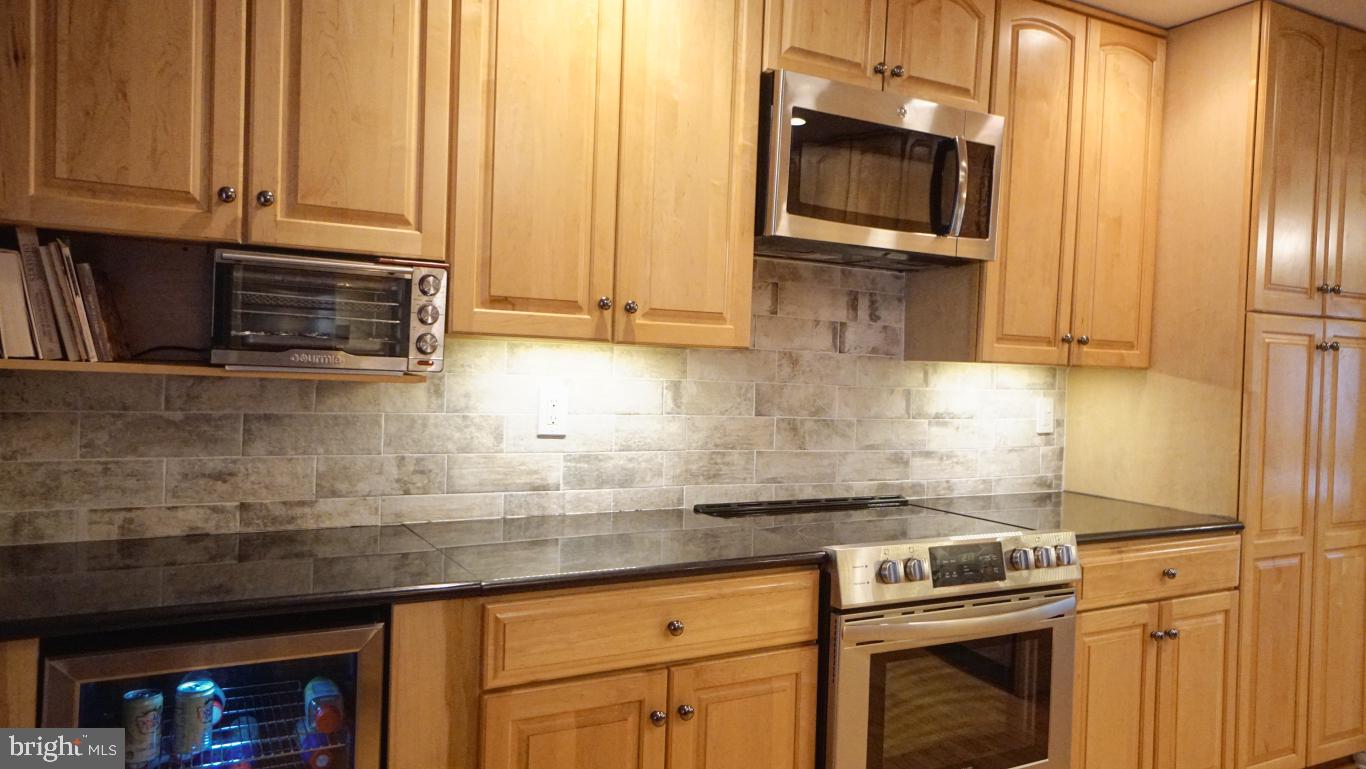11036 Saffold Way Reston, VA 20190 - Photo 12 of 46 Kitchen - Upgraded Stainless Steel Appliances