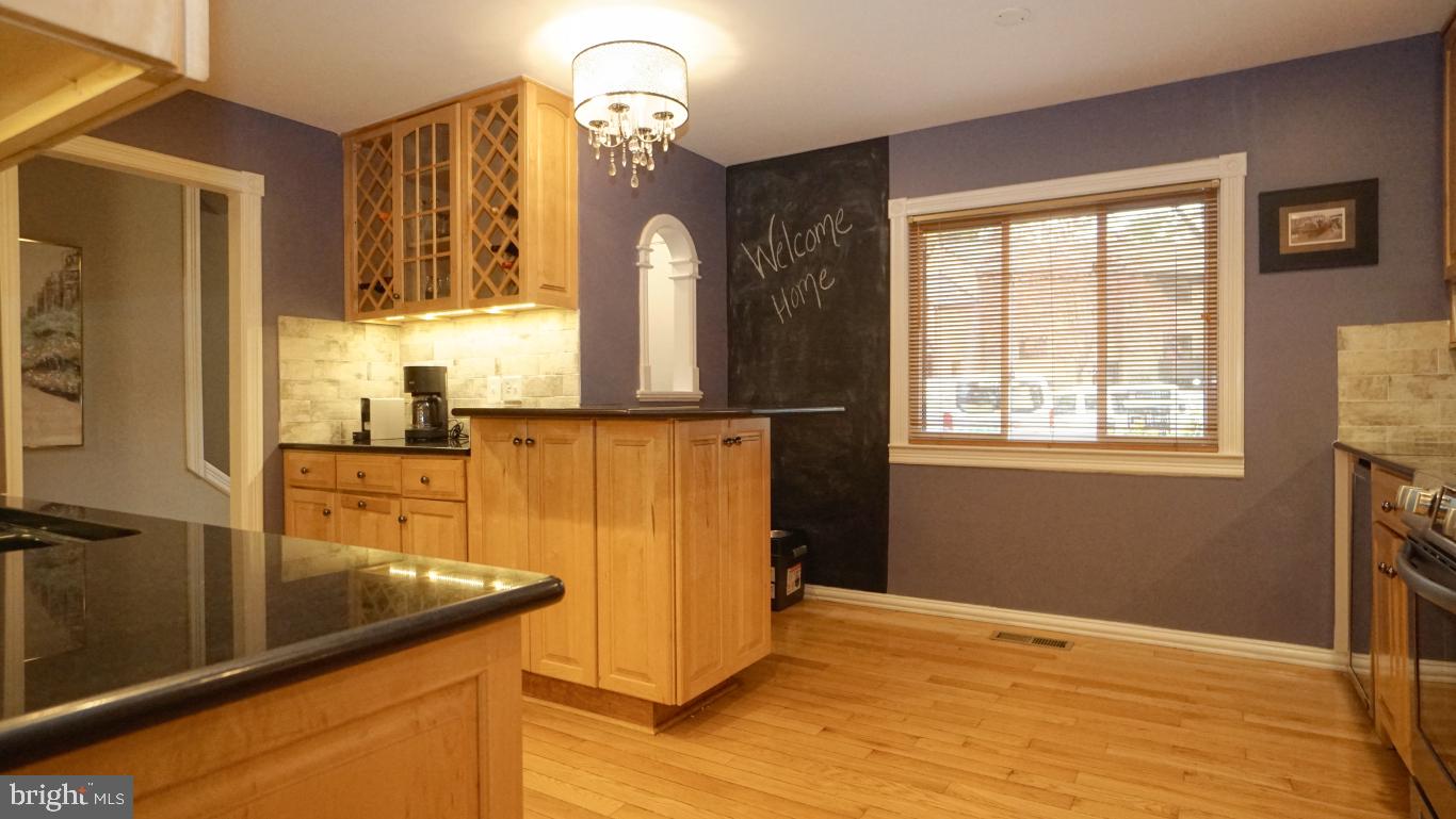 11036 Saffold Way Reston, VA 20190 - Photo 15 of 46 Kitchen - Upgraded Cabinetry