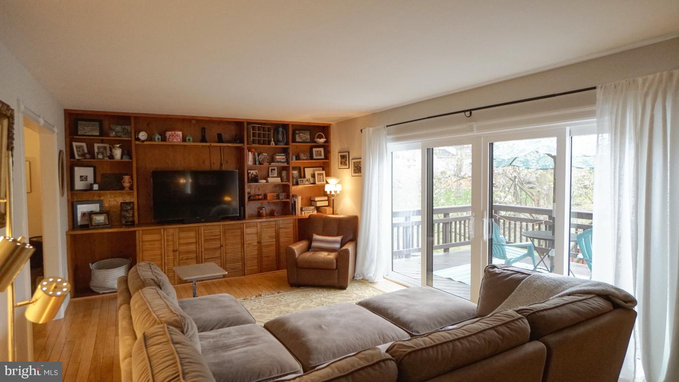 11036 Saffold Way Reston, VA 20190 - Photo 21 of 46 Living Room