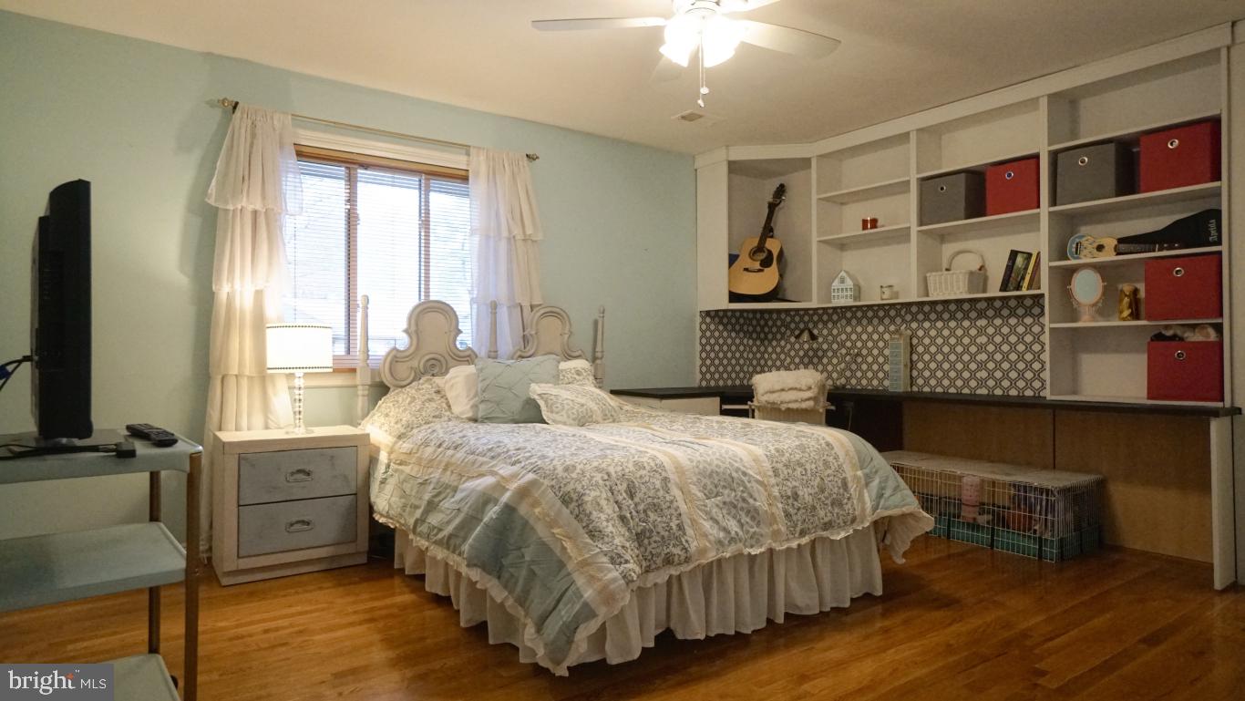 11036 Saffold Way Reston, VA 20190 - Photo 24 of 46 Bedroom - Master