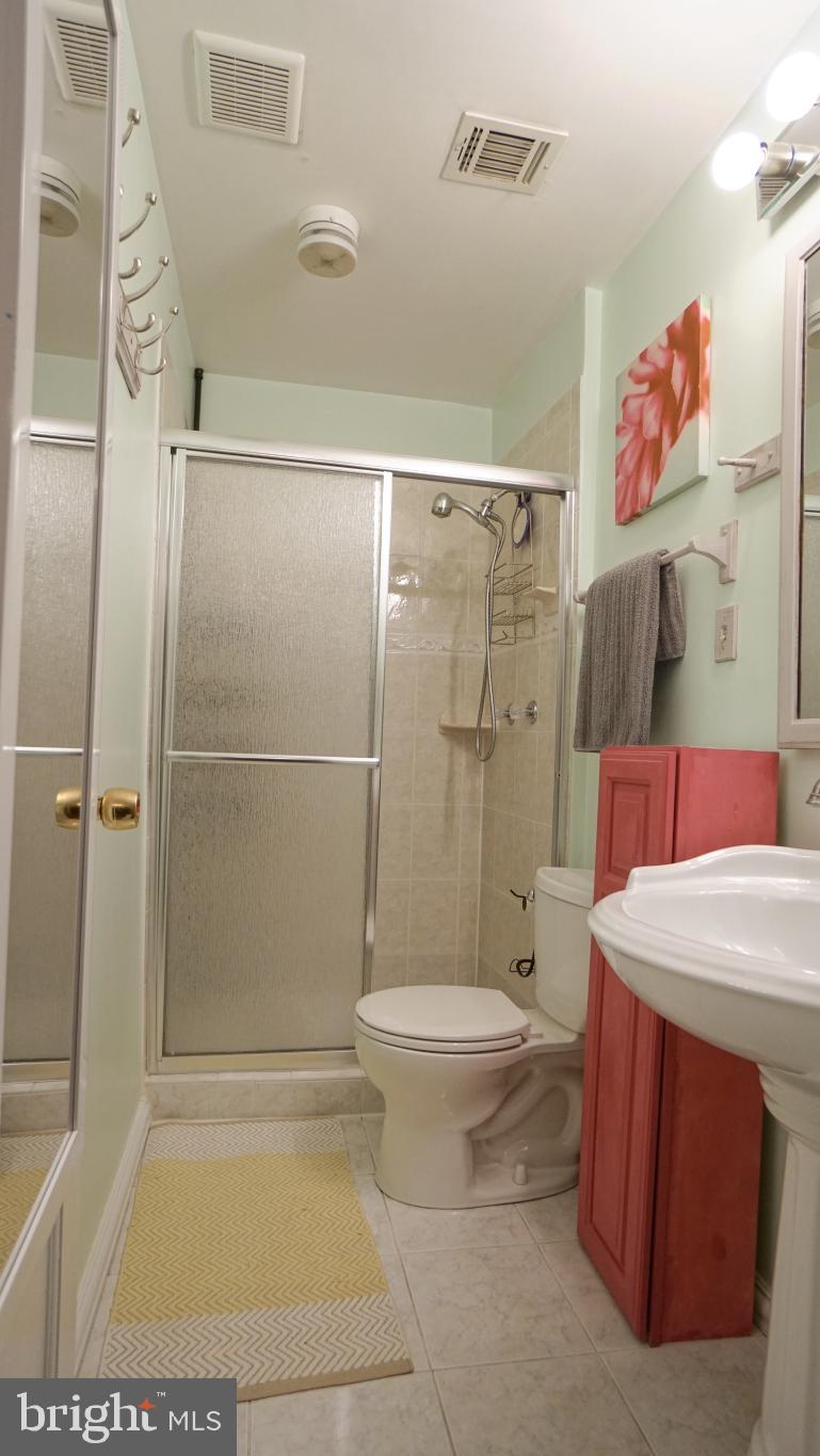 11036 Saffold Way Reston, VA 20190 - Photo 27 of 46 Bathroom - Master