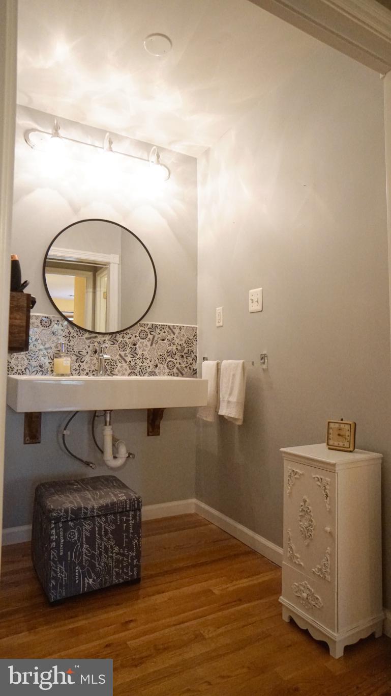 11036 Saffold Way Reston, VA 20190 - Photo 32 of 46 Bathroom - Guest