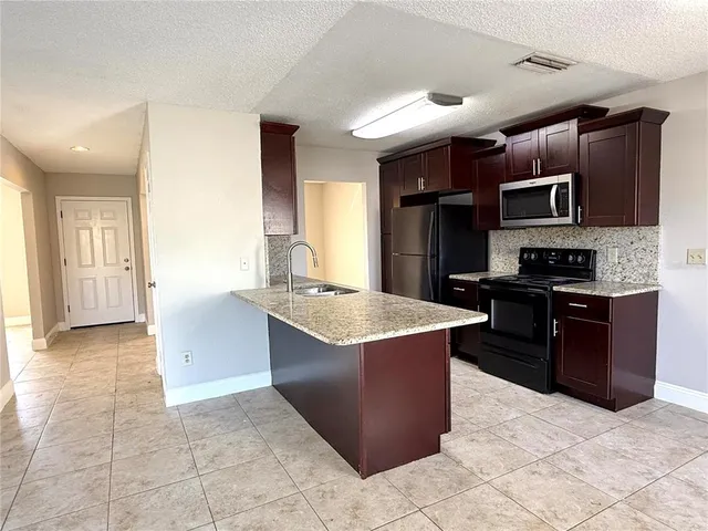 $2,198 | 606 Sandy Creek Drive, Brandon, FL 33511