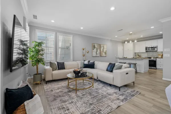 $1,800,000 | 13348 Camelia Way, San Diego, CA 92130