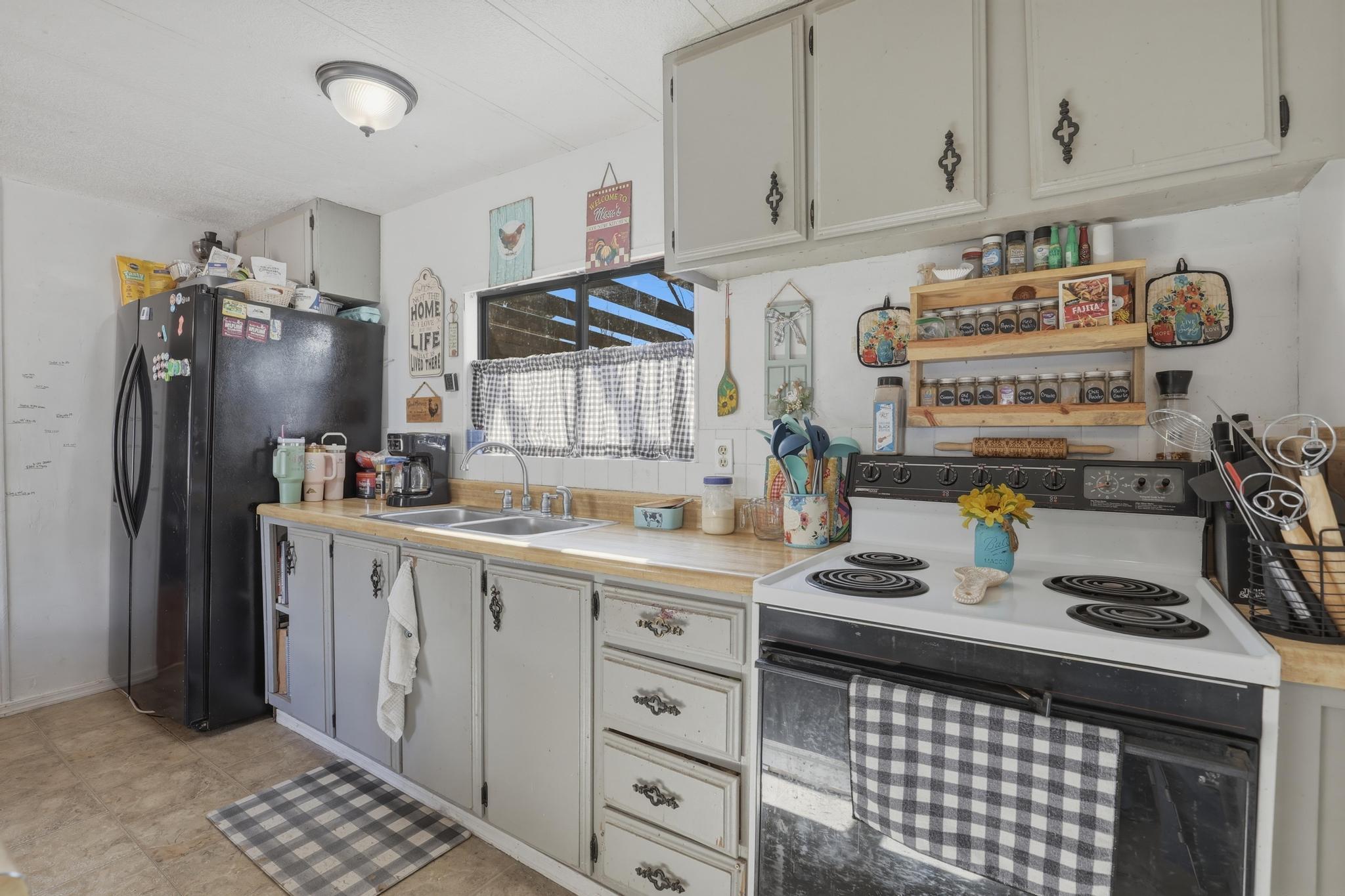 451 South Valley View Payson, AZ 85541 - Photo 9 of 21 Kitchen