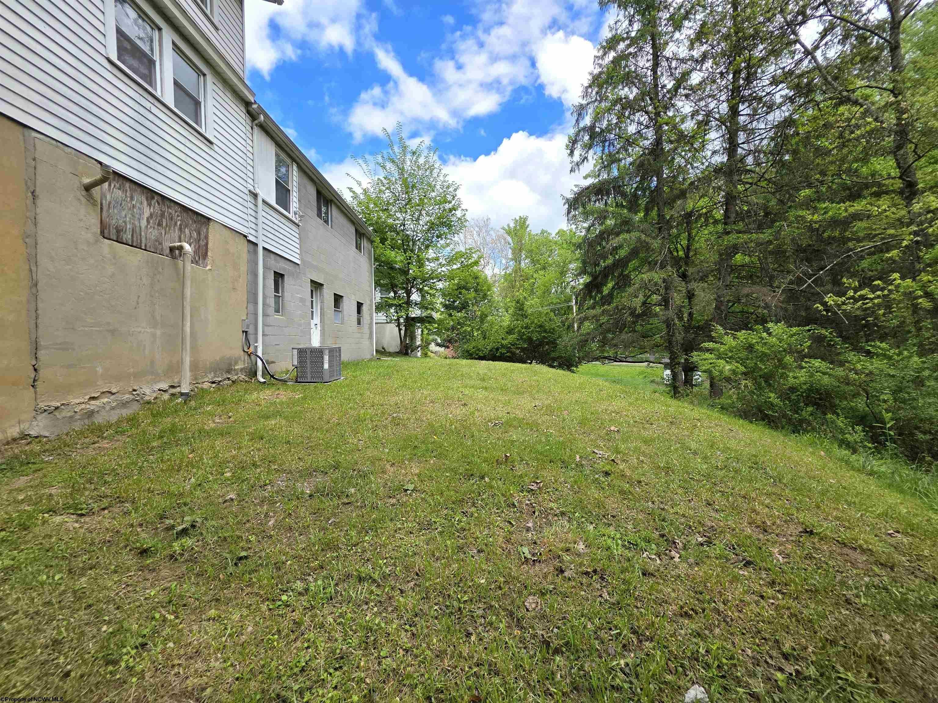 1300 Hillcrest Road Fairmont, WV 26554 - Photo 3 of 26 Gallery Image 3