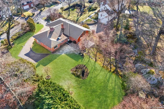 $1,395,000 | 60 Overhill Road, New Rochelle, NY 10804