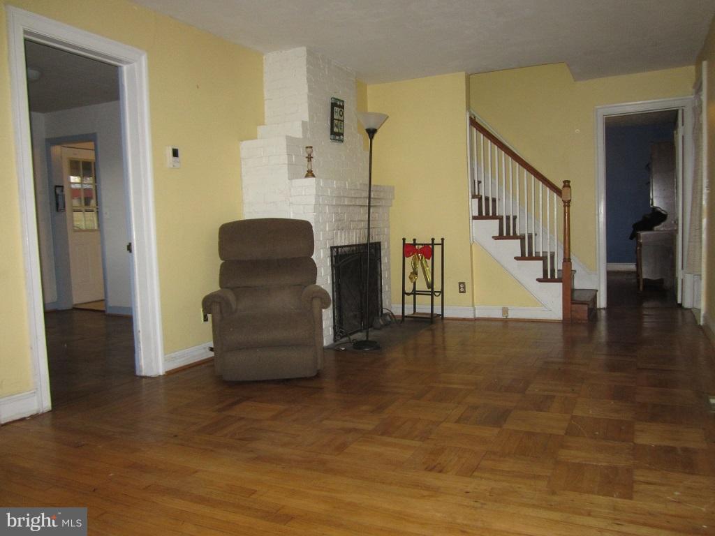 15520 Comus Road Clarksburg, MD 20871 - Photo 6 of 14 Living Room