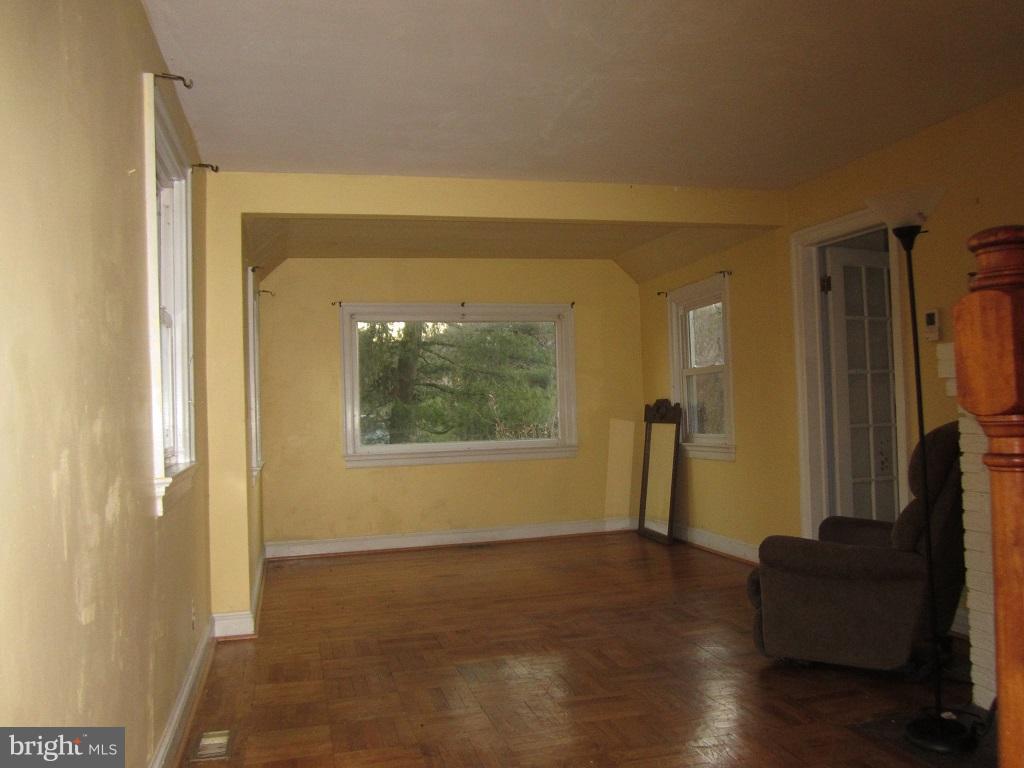 15520 Comus Road Clarksburg, MD 20871 - Photo 7 of 14 Living Room
