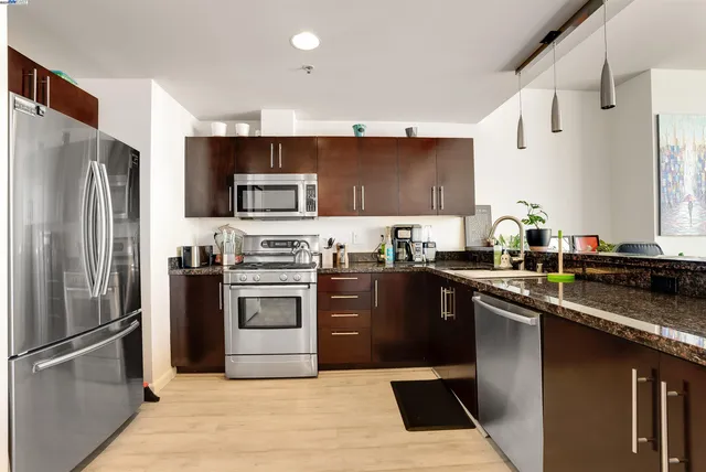 $600,000 | 222 Broadway, Unit 1012, Oakland, CA 94607