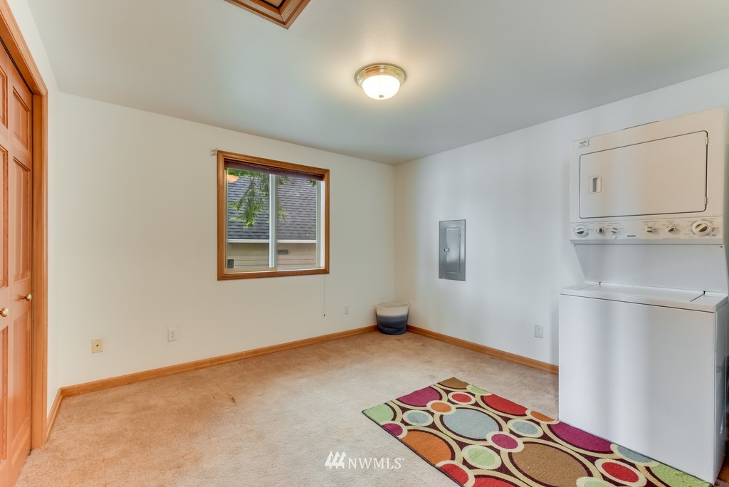 24009 South Lake Roesiger Road Snohomish, WA 98290 - Photo 10 of 25