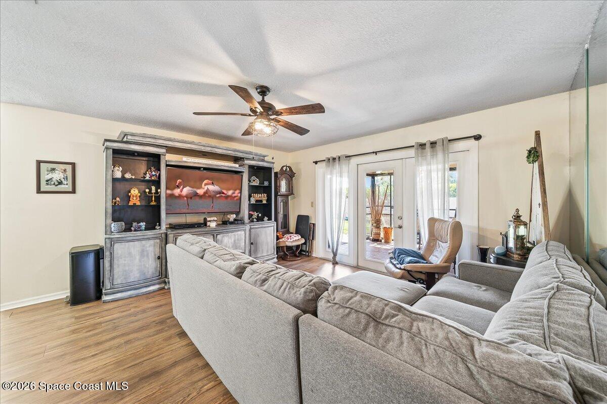 635 Jubilee Street Melbourne, FL 32940 - Photo 11 of 22 Natural light