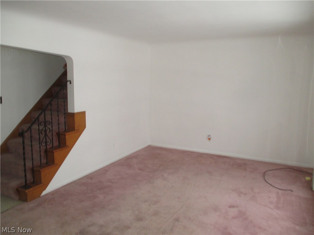 395 Clarmont Road Willowick, OH 44095 - Photo 3 of 13