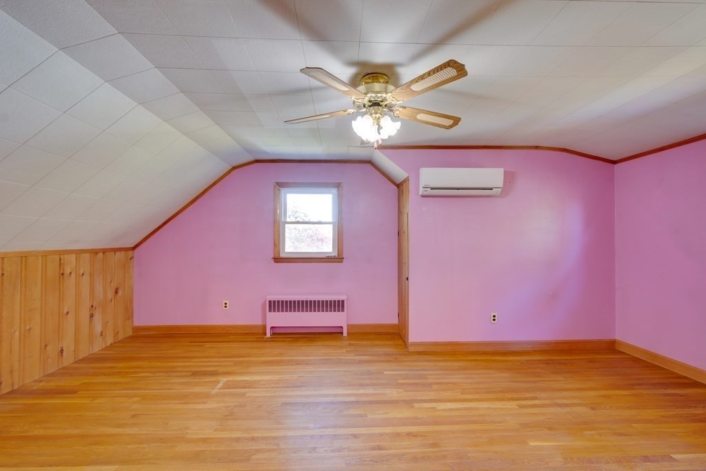23 Fairmeadow Road Wilmington, MA 01887 - Photo 14 of 24 a view of a livingroom with a workspace