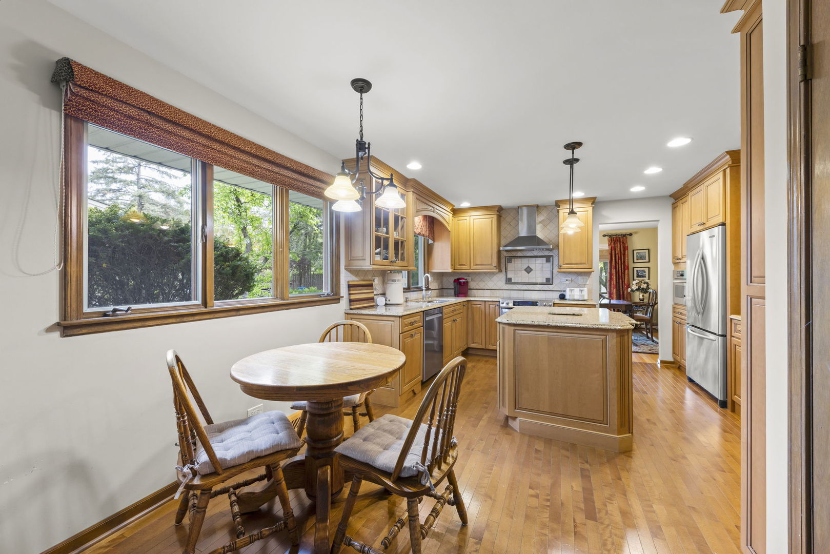 228 Pembroke Road Naperville, IL 60540 - Photo 12 of 41 Gallery Image 12