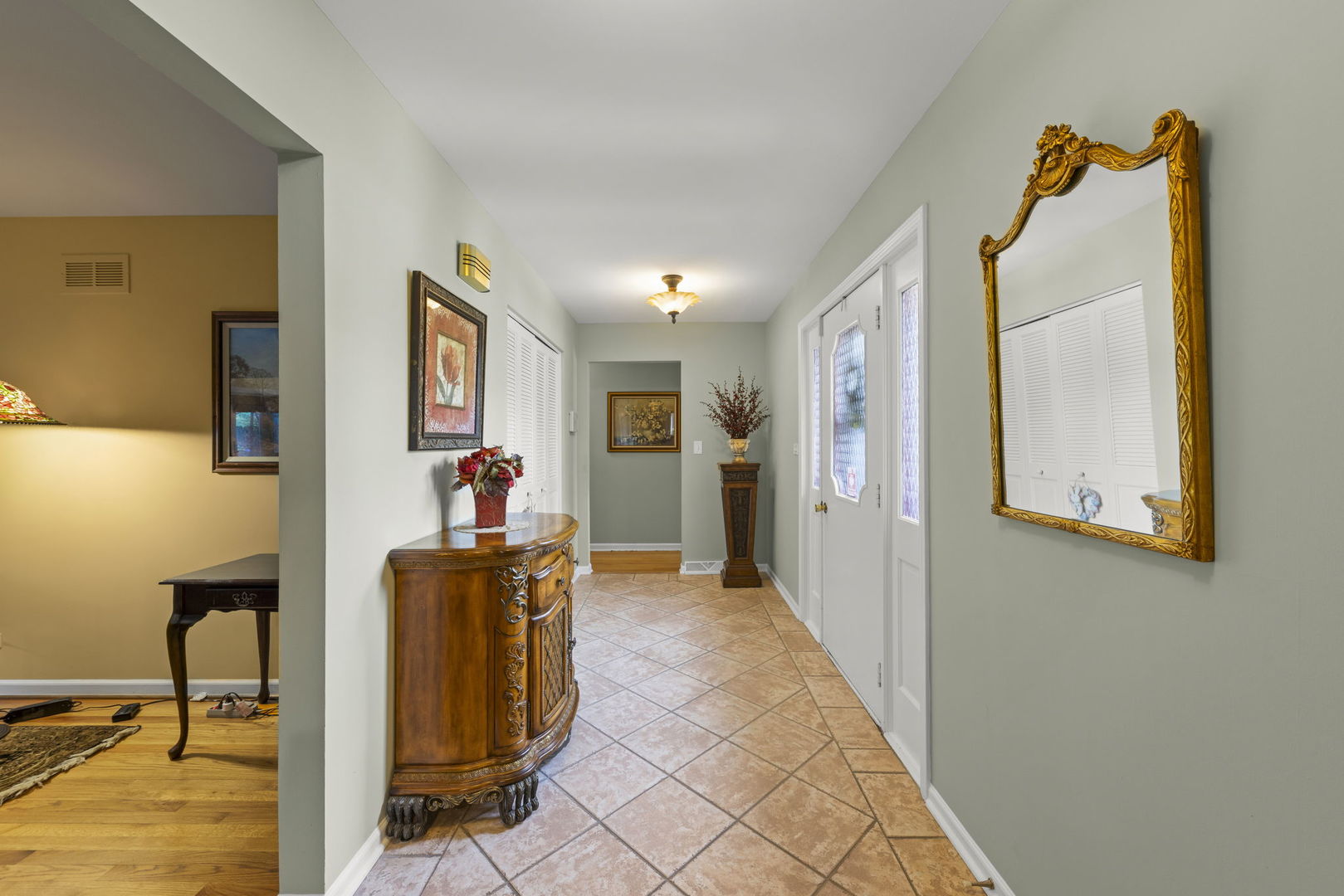 228 Pembroke Road Naperville, IL 60540 - Photo 17 of 41 Gallery Image 17